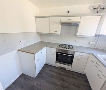 2 bedroom semi-detached house to rent - Photo 6