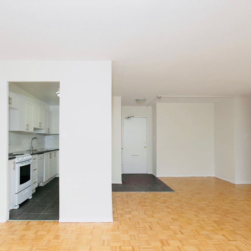 For Lease - 6200 Bathurst Street Unit# 912, Toronto, Ontario - Photo 1