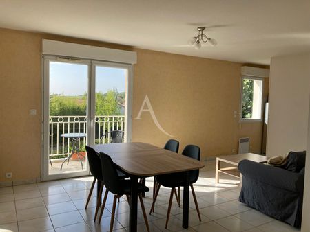 Location Appartement 3 pièces 54m² FONTENAY LE COMTE 85200 - Photo 2