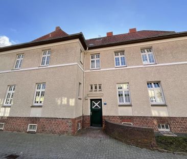 Modernisierte 2 ZKB-Balkonwohnung in Heppens zu vermieten! - Photo 1