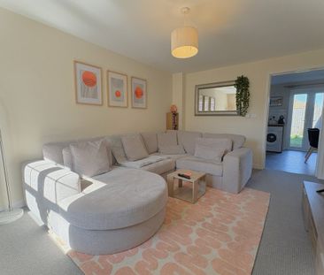 Pilgrims Close - Photo 1