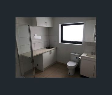 Top floor living at its best! - Photo 2