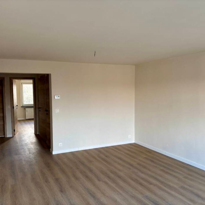 Volledig gerenoveerd appartement met 2 kamers te Frans Van Ryhovelaan - Photo 1