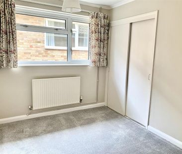 3 bedroom detached bungalow to rent - Photo 2