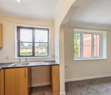 2 bedroom retirement property to rent - Photo 2