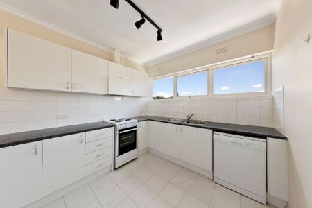 Unit 18/630 Toorak Road, Toorak. - Photo 5