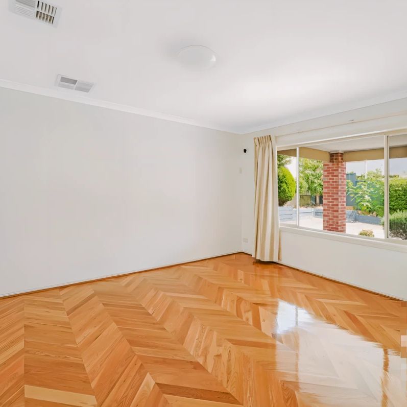 5 bed 3 bath - Photo 1