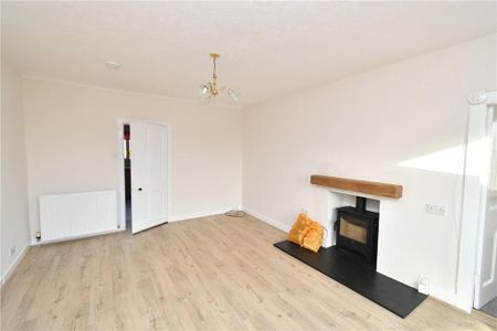 2 bedroom bungalow to rent - Photo 2