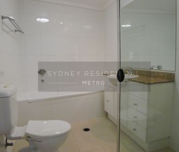 One-Bedroom Apartment In Heart of City Plus One Car Space - With To... - Photo 4