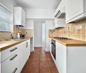 3 bedroom end of terrace house to rent - Photo 4