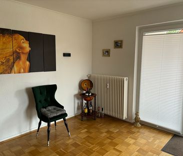 Zentrumsnahe, großzügige 4- Zimmer-Wohnung! - Foto 2