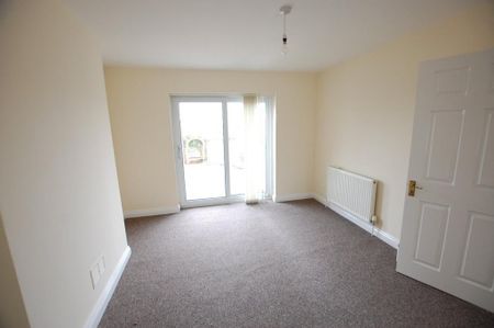 3 bedroom semi-detached house to rent - Photo 2