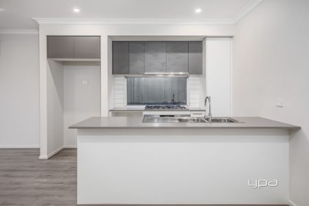 BRAND NEW, IMMACULATE & PERFECTLY POSITIONED IN WOODLEA ESTATE - Photo 4