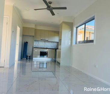 BRAND NEW GRANNY FLAT FOR LEASE IN MACQUARIE FIELDS!!! - Photo 4