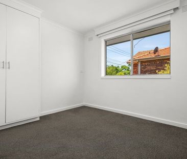 A STYLISH ABODE IN A DREAM LOCATION-6 MONTH LEASE ONLY - Photo 1