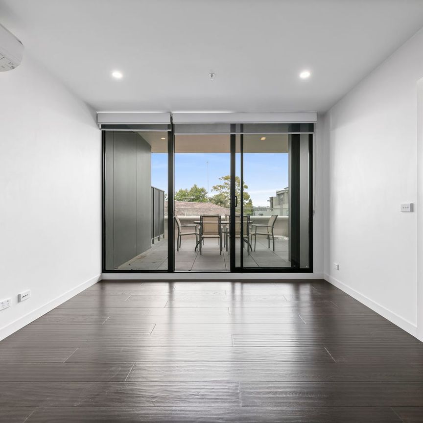 Spacious & Secure Apartment in Prime Location! - Photo 1