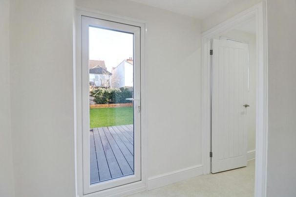 3 bedroom semi-detached house to rent - Photo 1