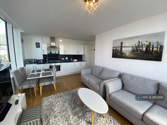 2 bedroom flat to rent - Photo 1
