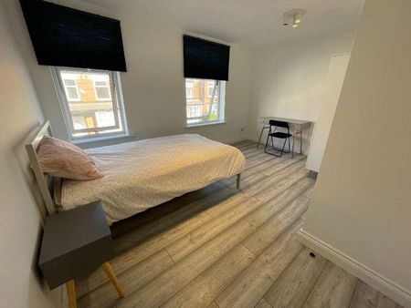 Fortuna Grove, Fallowfield, Manchester, M19 - Photo 4