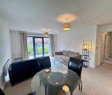 2 bedroom flat to rent - Photo 2