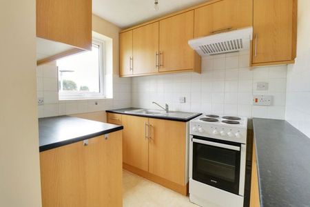 Studio to rent in Bobblestock - Photo 3