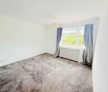 Cooden Drive, Bexhill-on-Sea, East Sussex - Photo 1