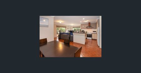 QUIET LOCATION CLOSE TO TOWN - Photo 2