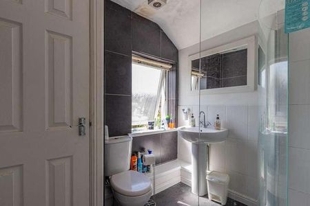 Russell Street, Roath, CF24 - Photo 3