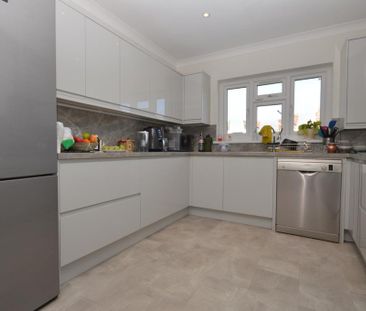 1 bedroom in a house share to rent - Photo 3