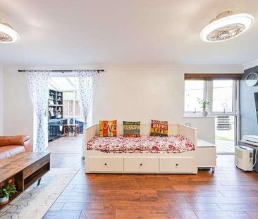 Friars Mead, Isle Of Dogs, E14 - Photo 2