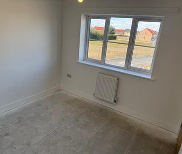 2 bedroom semi-detached house to rent - Photo 5