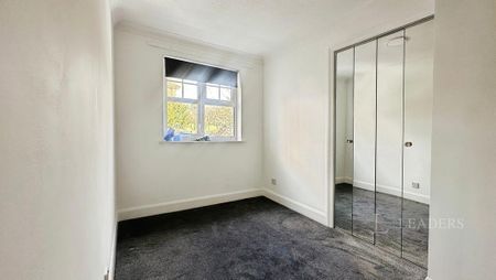 3 bedroom flat to rent - Photo 2