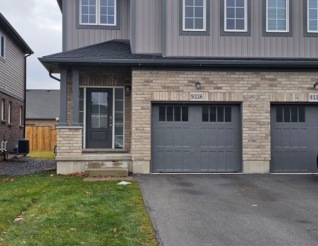 For Lease - 9336 White Oak Avenue, Niagara Falls, Ontario - Photo 1