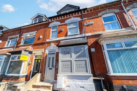 6 bedroom house to rent - Photo 2