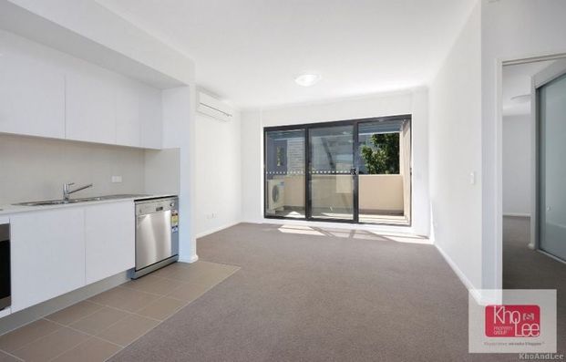 FULLY FURNISHED TWO BEDROOM APARTMENT WITH A/C IN EVERY ROOM! - Photo 1