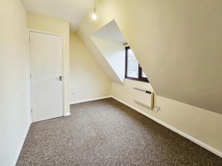 2 Bedroom Flat to Rent in Moor Road, Rushden, Northants, NN10 - Photo 4