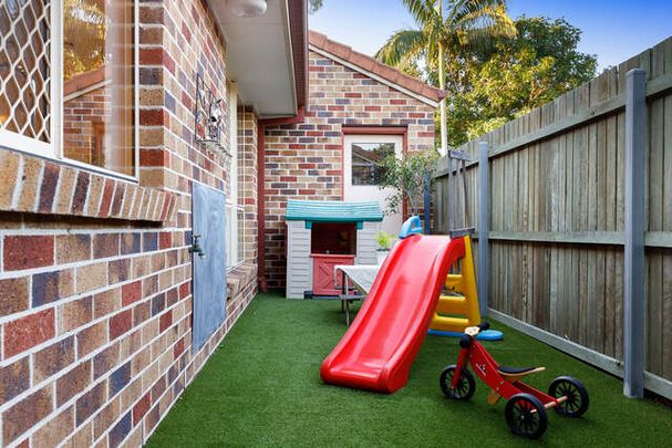 5 Coot Tha Place, Forest Lake QLD 4078 - House For Rent - $800 | Domain - Photo 1