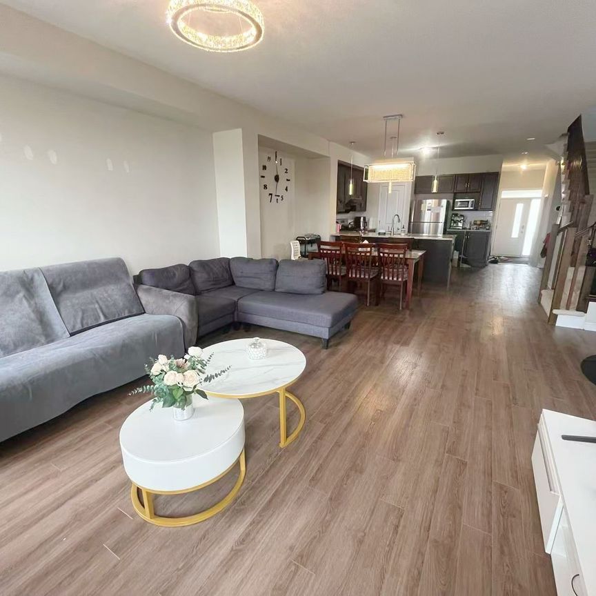 For Lease - 100 Escarpment Crescent, Kanata, Ontario - Photo 1