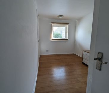 4 Bed Terraced House, Maclean Square, G51 - Photo 4