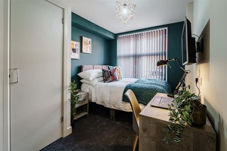 5 bedroom terraced house to rent - Photo 4