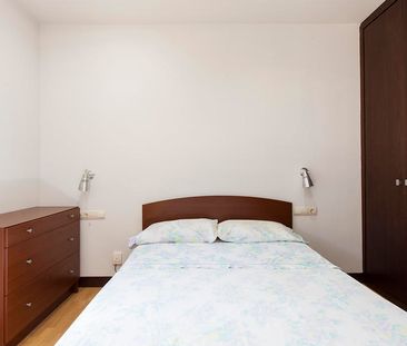 Cosy 1-Bedroom Apartment with Balcony Near the Beach - Photo 5