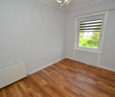 3 bed flat to rent in Tannadice Avenue, G52 - Photo 4