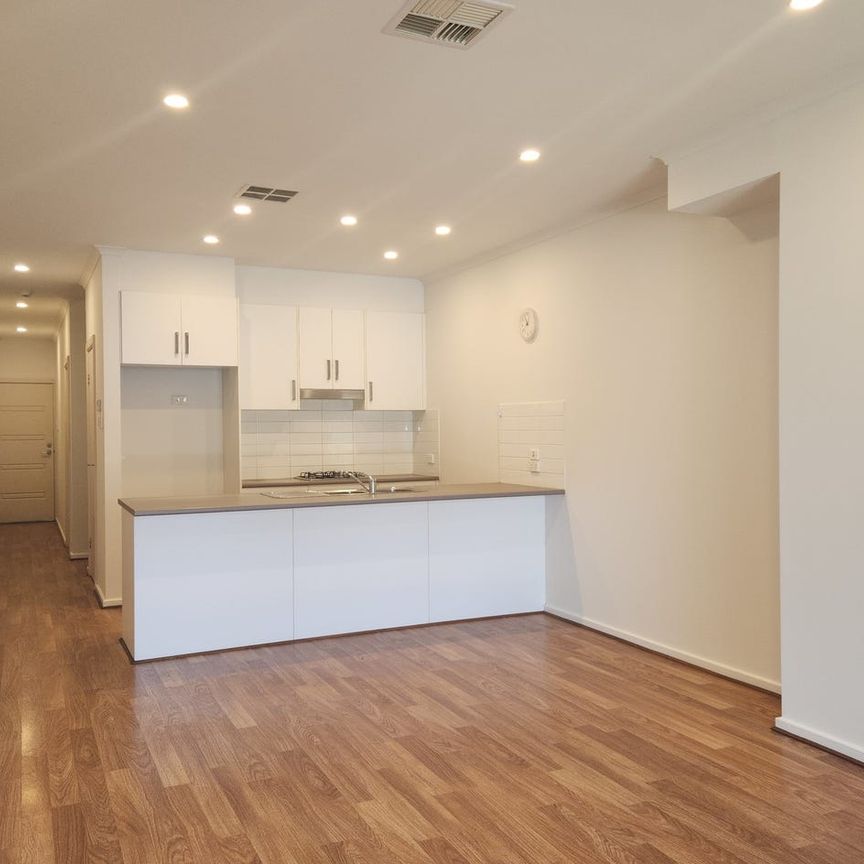 3 BEDROOM TOWNHOUSE WITH COURTYARD - Photo 1