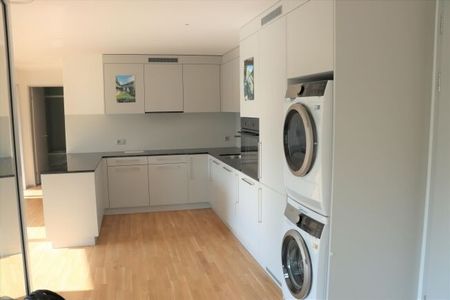 2-room apartment - Right next to the train station - Photo 4