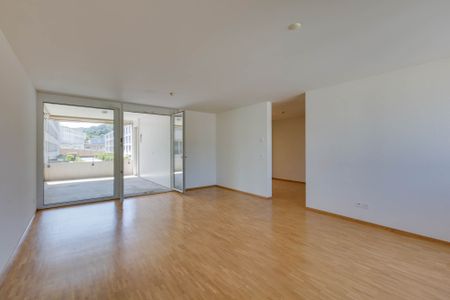 **Grosszügige Erdgeschosswohnung mit Gartensitzplatz** - Foto 5