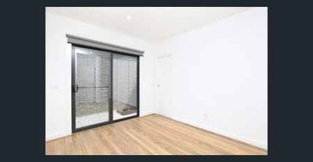 Modern 2 Bedroom Townhouse in Sought After Keilor East - Photo 3