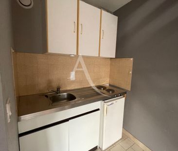 Location Appartement 2 pièces 35m² FONTENAY LE COMTE 85200 - Photo 3