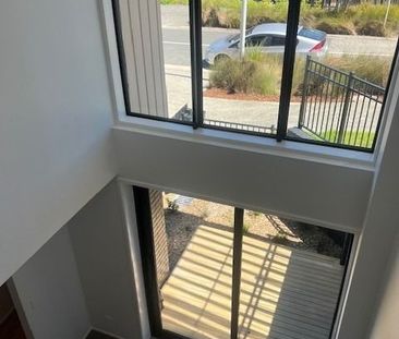 Brand New one bedroom Apartment in the heart of Long Bay - Photo 2