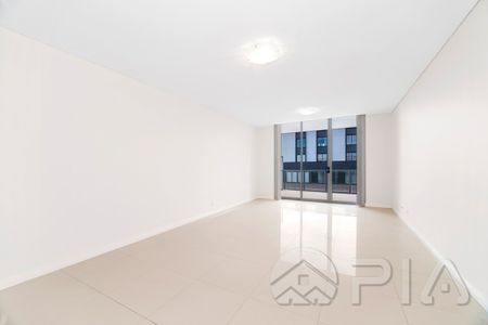 Brand New Tile ,Spacious & Modern split level Apartment with 2 Balconies. - Photo 2