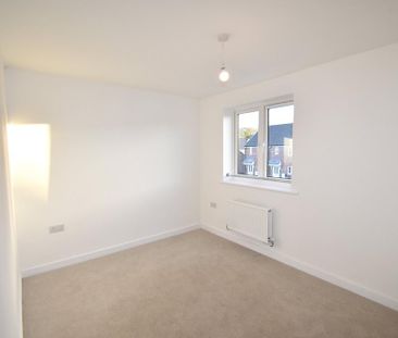 2 bedroom semi-detached house to rent - Photo 2